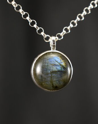 Srebrny wisiorek z labradorytem znak zodiaku skorpion., An Artisan Nova