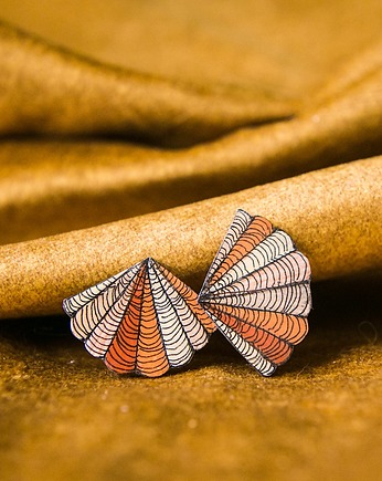 Klipsy muszelki, Pintura