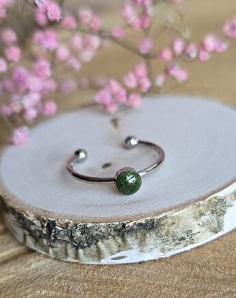Pierścionek srebrny zielone oczko zielony minimalistyczny żywica brokatowy, zkwiatem