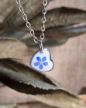Zawieszka z niezapominajką wisiorek niezapominajka serce, zkwiatem