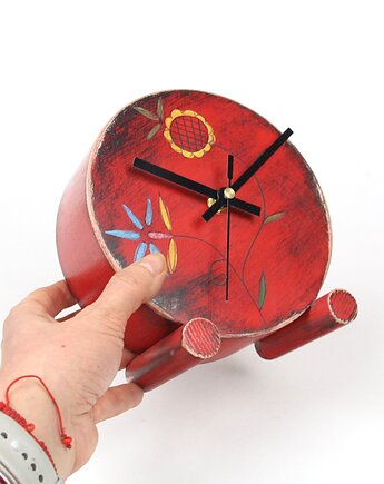 Zegar drewniany  biurkowy Czerwony folkowy, Clock Wood Studio