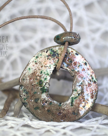 Beżowy dwustronny wisior ceramiczny Scandi #4, Bea Fine Arts