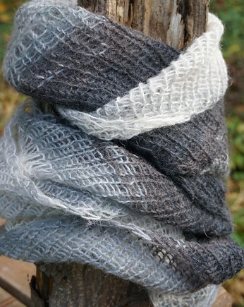 Długi szal z wełny i moheru, lekki i ażurowy, odcienie szarości, Strojownia