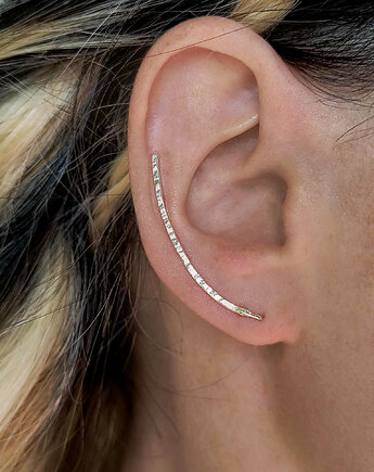 Kolczyk- nausznica Młotkowana jasna ze srebra na prawe ucho, ZIĘBA