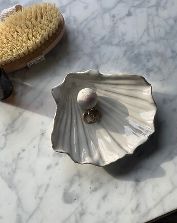 Podstawka na Biżuterię Palo Santo Ceramiczna Muszelka Perłowa, Maison Fragile