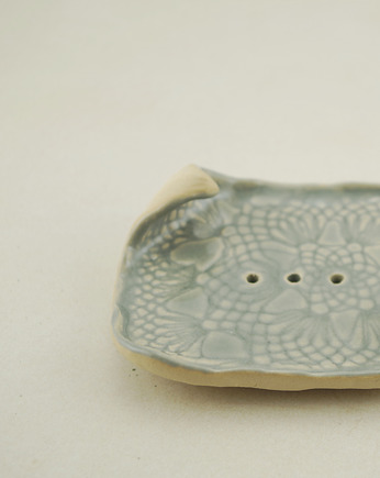Mydelniczka ceramiczna Koronka (szara), Mada Ceramics