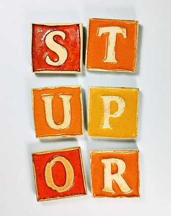 Magnesy - napis STUPOR, M.J