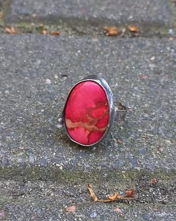 Pink - pierścionek regulowany, po drugiej stronie lustra