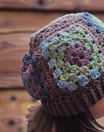 Szydełkowa czapka Granny Square brąz, Ciotka Matylda