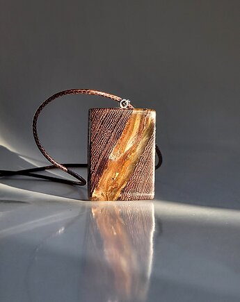 Zam. spec. wisiorki z drewna wenge z bursztynem, mazuni