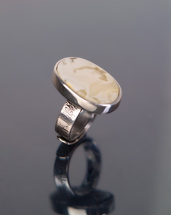 Delikatny pierścionek z mlecznym bursztynem owalnym, Andorii by Baco