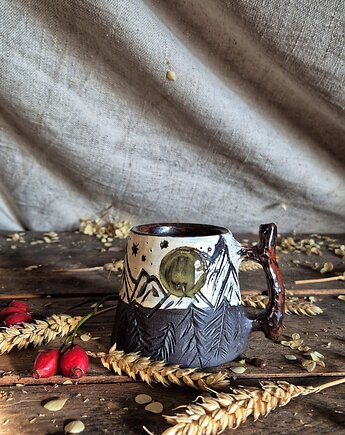 Kubek górski, czarno biały kubek góry, słońce, gwiazdy, podróżnik, Fiona Ceramics
