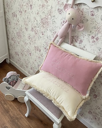 Duża poduszka boho z personalizacją różowa, OSOBY - Prezent dla dwulatka