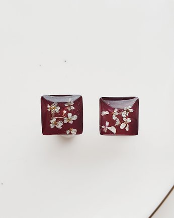 Kolczyki sztyfty z dziką marchwią tło bordo, Jaskółcze ziele handmade 