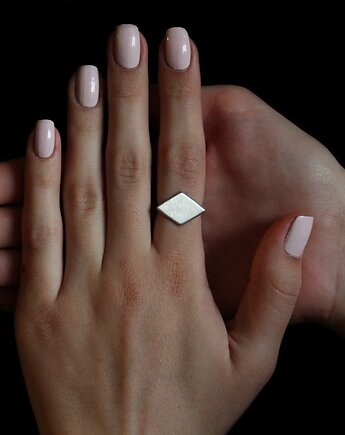 Shadow I pierścień, ARTON