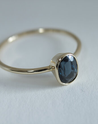 Pierścionek Złoty pieścionek z atramentowym spinelem, Tomasz Markowski Biżuteria