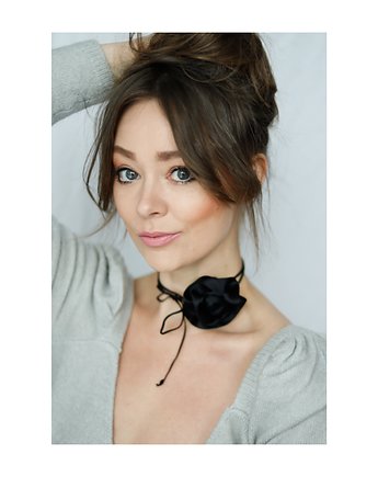 Czarny   choker z jedwabiu, Celina Parysów