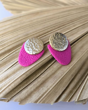 Geometryczne kolczyki fuksja ze złotkiem, sploteka