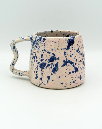 Ceramiczny kubek z falistym uszkiem, panika ceramics