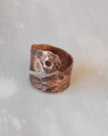 Pierścionek z kutej, oksydowanej miedzi /44/ biżuteria miedziana rękodzieło, Galeriai