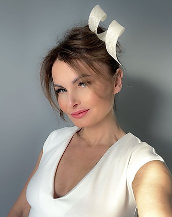 Fascynator ślubny ecru /lub  inne kolory, MONIKA SAXTON LUXURIOUS MILLINERY