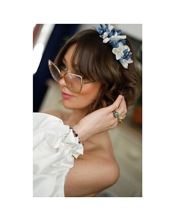 Opaska  z jedwabiu, Celina Parysów