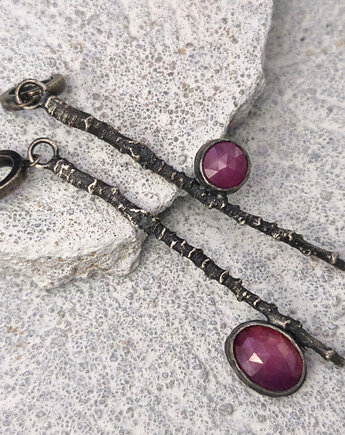 Długie kolczyki srebrne z różowymi szafirami, Zofia Gladysz