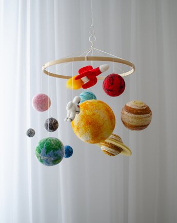 Mobil kosmiczny z planetami i rakietą - karuzela montessori nad łóżeczko, Fetroll