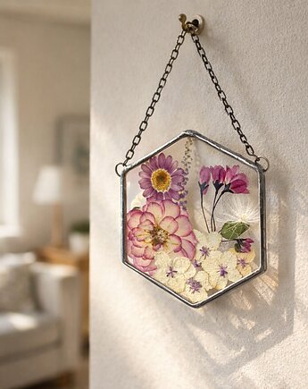 Kwiaty na wieczność., MARIAELA