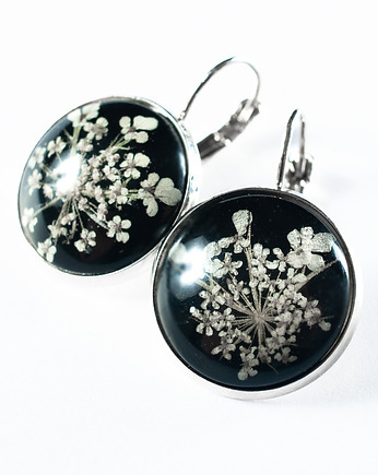 Kolczyki z białymi kwiatkami w żywicy., So Jewelry
