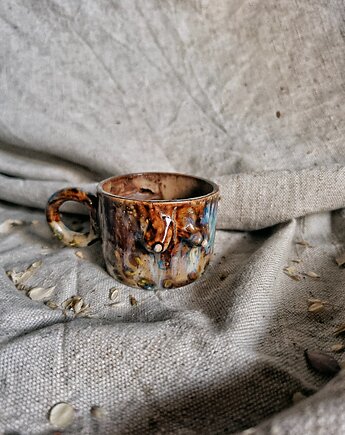 Kubek cycuszki, kubek cycki dla niej, Ciało-kubek w kolrach ziemii, Fiona Ceramics