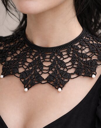 Koronkowy kołnierzyk naszyjnik czarny z perełkami liście, Księżycowa ćma