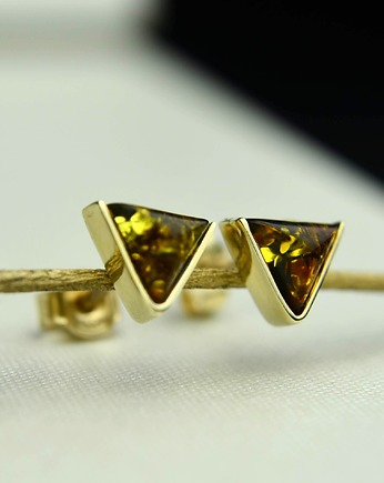 Złote sztyfty- trójkąty z bursztynem pr. 585, OKAZJE - Prezent na 18 urodziny
