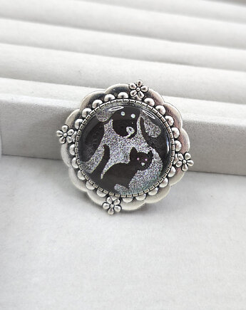 6748 biała, czarna, srebrna broszka; kot i pies, kama4you