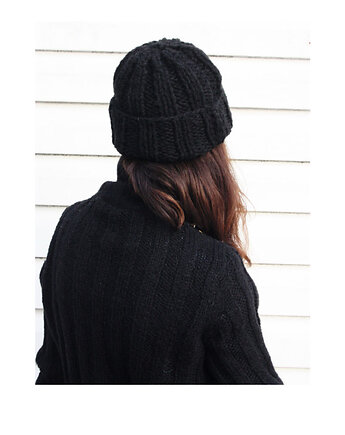 Czarna czapka beanie handmade z wełną, Mademoiselle Patrini