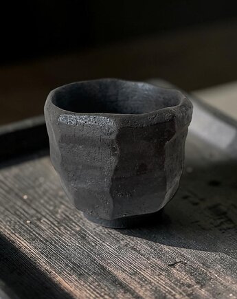 Czarka ceramiczna w kolorze antracytowym/ czarnym/wabi sabi/matcha /herabata, umi ceramika