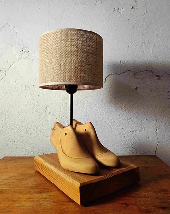 Lampa z Drewnianych Kopyt Szewskich, KLAMOTOWNIA PANA TUSTA