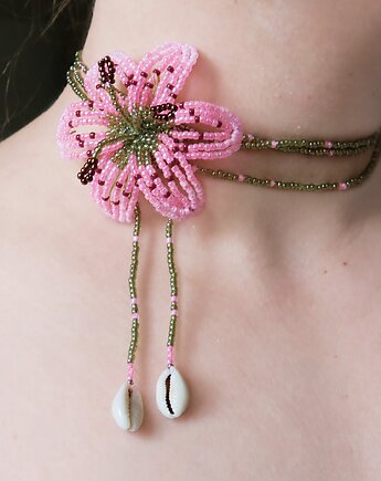 Różowa lilia - naszyjnik choker z koralików, Hibiscus