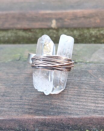 Bryłki lodu - pierścionek regulowany, po drugiej stronie lustra