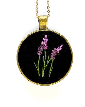 Seria Botanica Medalion z haftowaną Lawendą, naokraglo_design