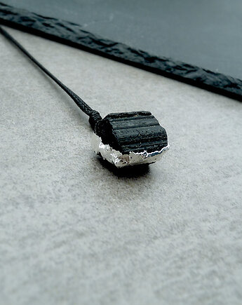 Turmalin surowy wisiorek No 5, galeria nuit