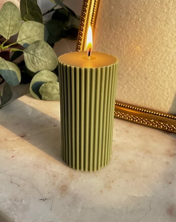 Świeca ekologiczna sojowa dekoracyjna kolumnowa "Sage Green" 100x50mm, Coccola JEWELLERY