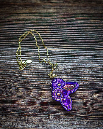 Mały fioletowy wisiorek  soutache, Mró Soutache