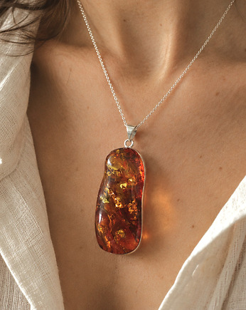 Srebrny naszyjnik z naturalnym bursztynem koniakowym, Amber Charm