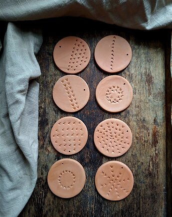 Ceramiczne zawieszki 8 sztuk kafelki artystyczne, Wooden Love