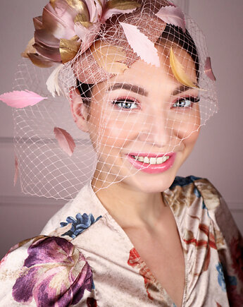 ASURA romantyczny toczek z woalką i piórami, Expose Akcesoria