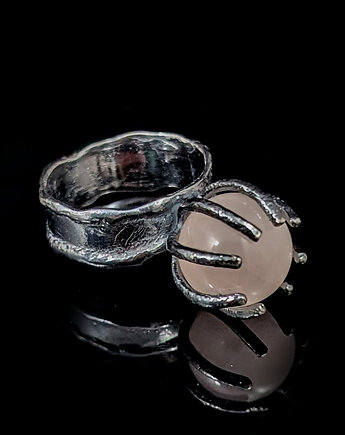 Pierścionek magiczna kula- kwarc różowy, Pracownia Neores