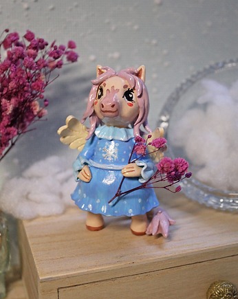 Pegaz w zimowej sukience, Qletta Clay