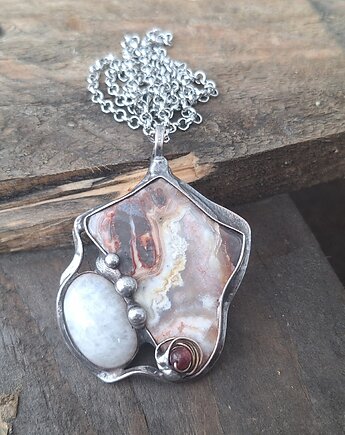 Wzory - wisiorek, po drugiej stronie lustra