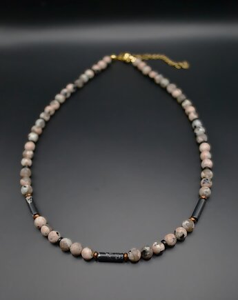 Choker z jaspisu, Messme